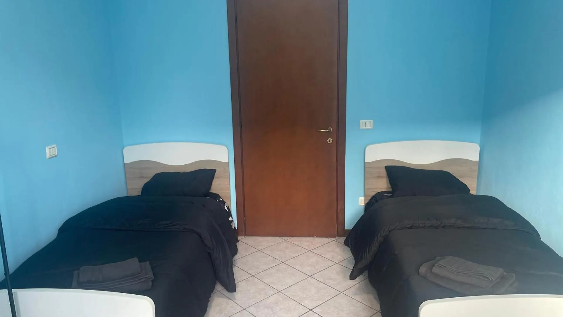 Guest house Room Malpensa - Servizio Taxi Mxp 20 Euro Lonate Pozzolo Italy