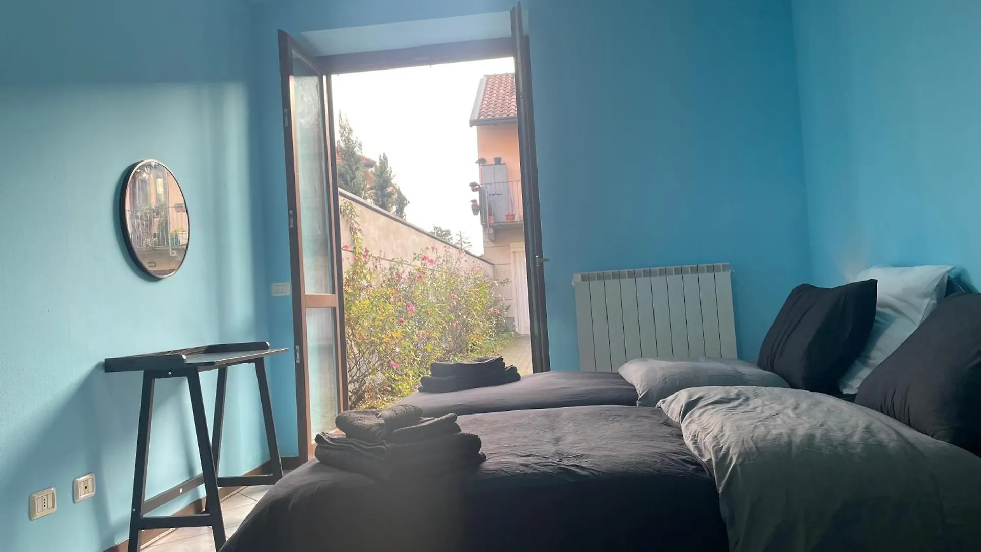Room Malpensa - Servizio Taxi Mxp 20 Euro Lonate Pozzolo Italy